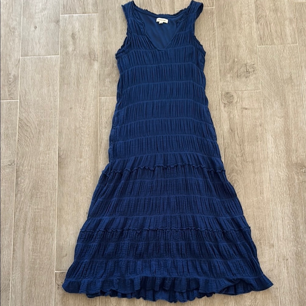 Elegant Navy Blue Sleeveless Dress